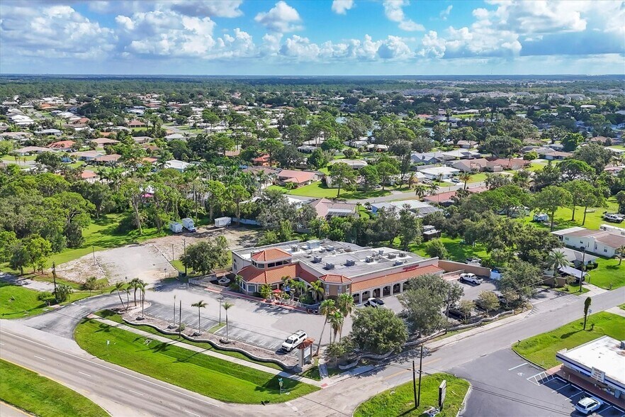 More Photos Of 2300 N Tamiami Trl, Nokomis Storefront Retail Office For Sale