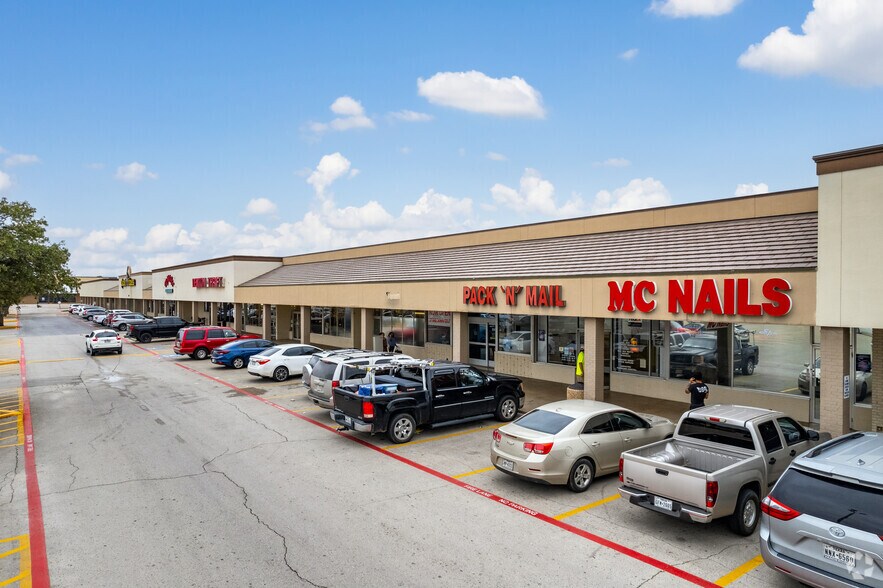 More Photos Of 500-1042 W University Dr, Denton Unknown For Lease