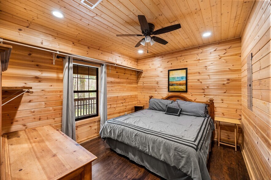 More Photos Of 54 Indian Creek Rd, Woodworth General Retail For Sale