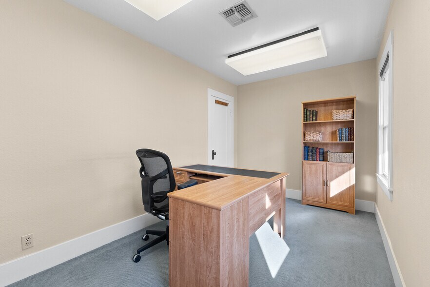 More Photos Of 700 College Ave, Santa Rosa Office For Sale
