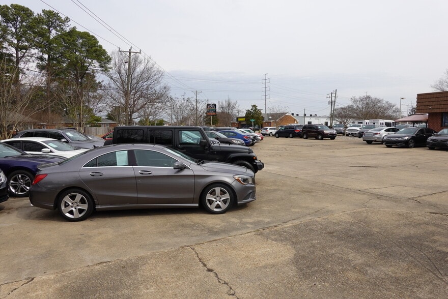 More Photos Of 202 S Newtown Rd, Virginia Beach Auto Dealership For Sale