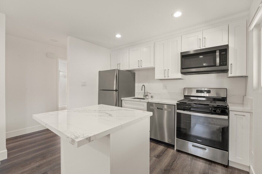 More Photos Of 2114 Clark Ln, Redondo Beach Multifamily For Sale