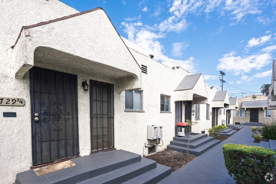 More Photos Of 727-729 W 74th St, Los Angeles Apartments For Sale