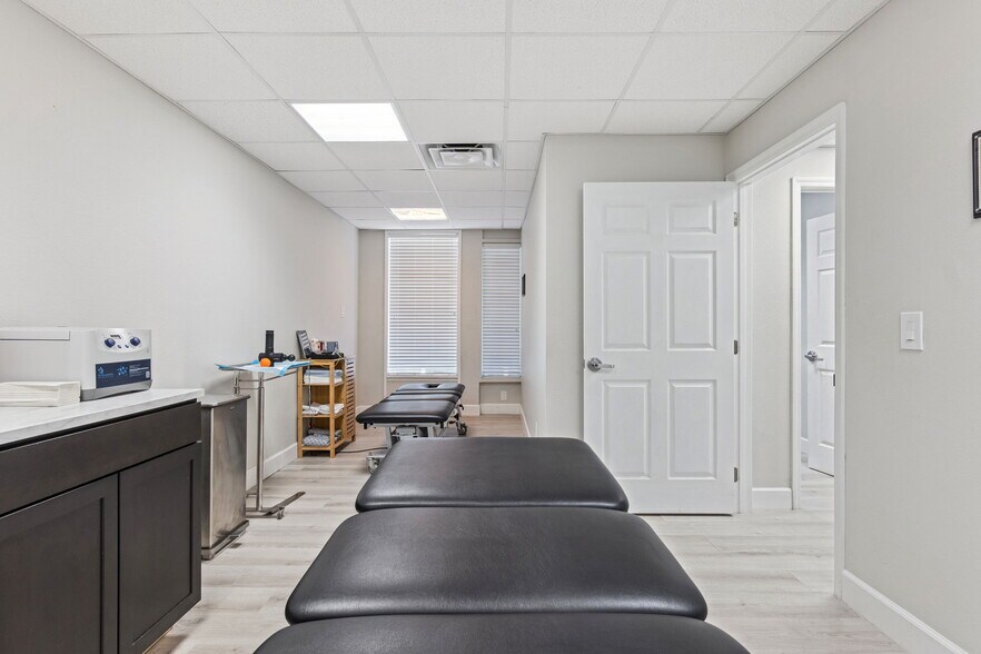 More Photos Of 17425 7th St, Montverde Office For Sale