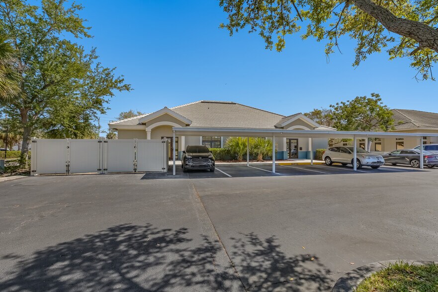 More Photos Of 9101 W College Pointe Dr, Fort Myers Medical For Sale