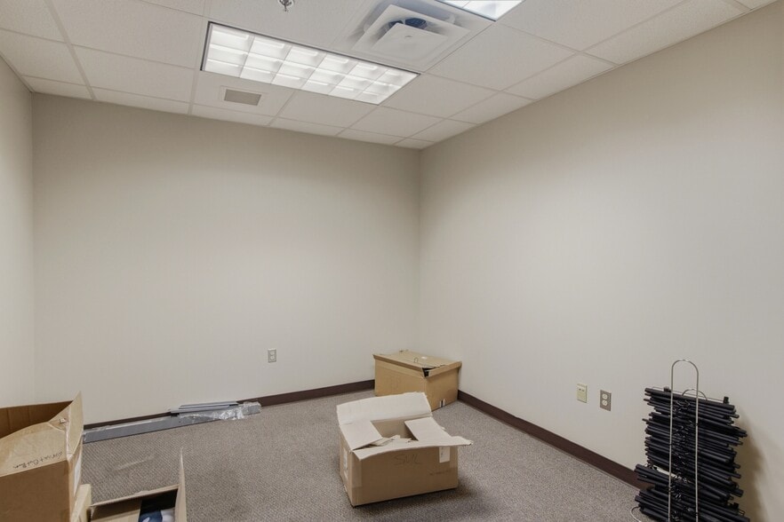 More Photos Of 421 Main St, Franklin Storefront Retail Office For Lease