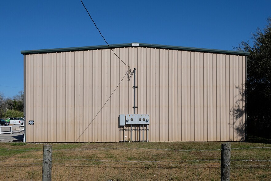 More Photos Of 5271 US Highway 441 SE, Okeechobee Warehouse For Sale