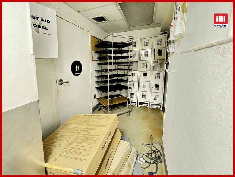 More Photos Of 4419 Van Nuys Blvd, Sherman Oaks Office For Sale