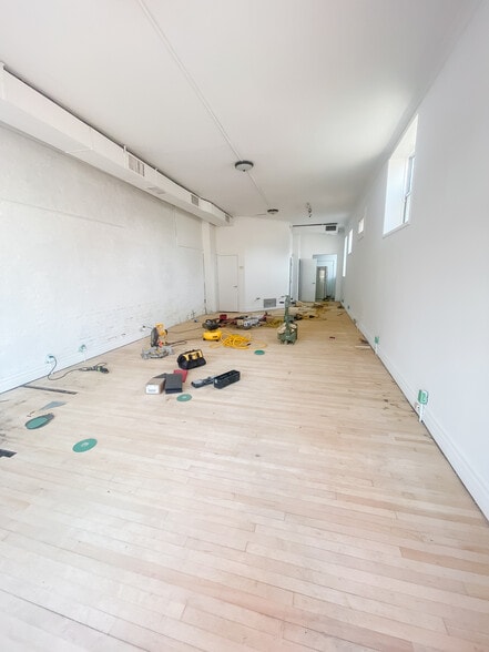 More Photos Of 1008 Lee St, Covington Storefront Retail Residential For Lease