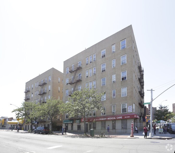 Primary Photo Of 1381 Castle Hill Ave, Bronx Apartments For Lease