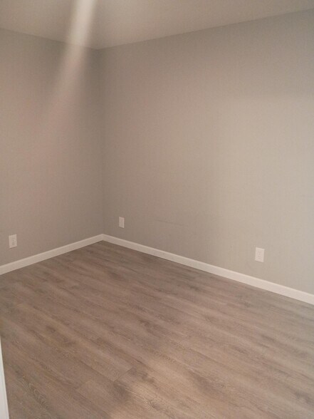 More Photos Of 1008 Troy Ofallon Rd, Troy Office For Lease