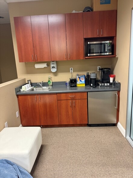 More Photos Of 355 Piercy Rd, San Jose Research And Development For Sale