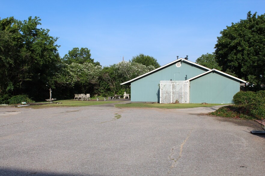 More Photos Of 308 Preston Ave, Pasadena Religious Facility For Sale