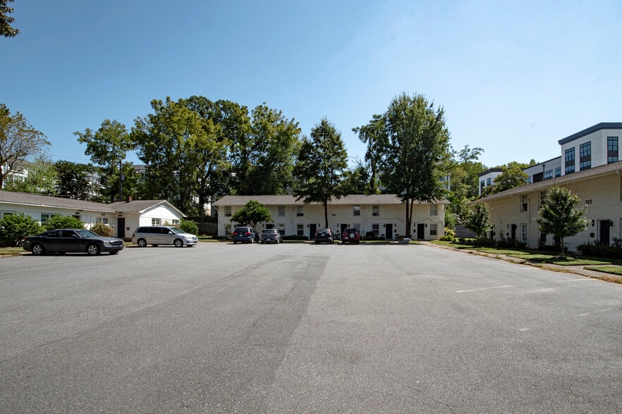 More Photos Of 321 S Gardner Ave, Charlotte Multifamily For Sale
