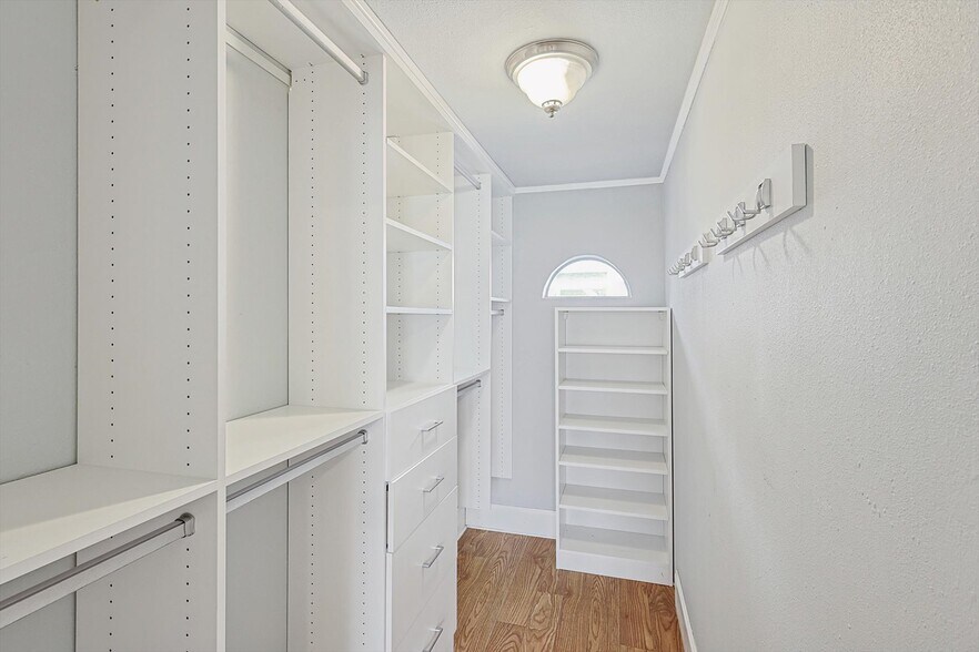 More Photos Of 111 S Pine St, Roanoke General Retail For Sale