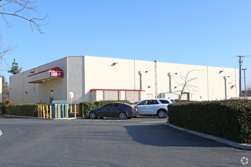 More Photos Of 5785 N 1st St, Fresno Drugstore For Sale