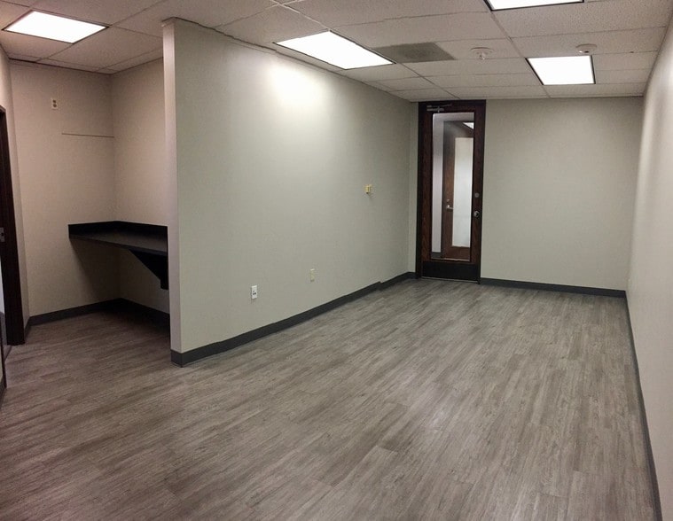 More Photos Of 9441 Lyndon B Johnson Fwy, Dallas Unknown For Lease