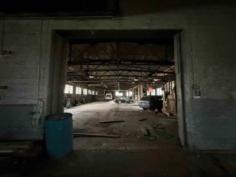 More Photos Of 22 Richmond Ave, Worcester Auto Repair For Sale