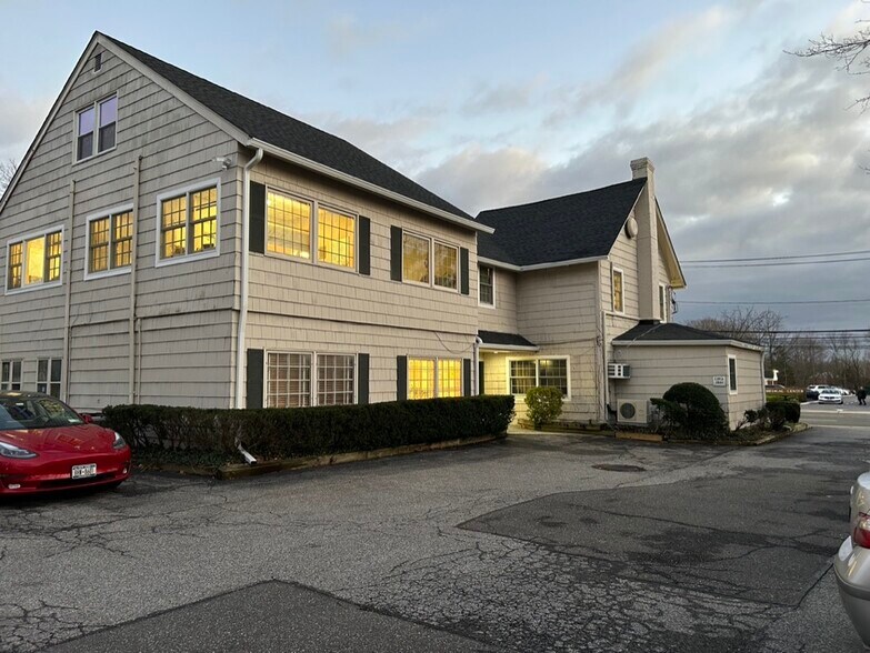 More Photos Of 199 E Main St, Smithtown Office For Sale