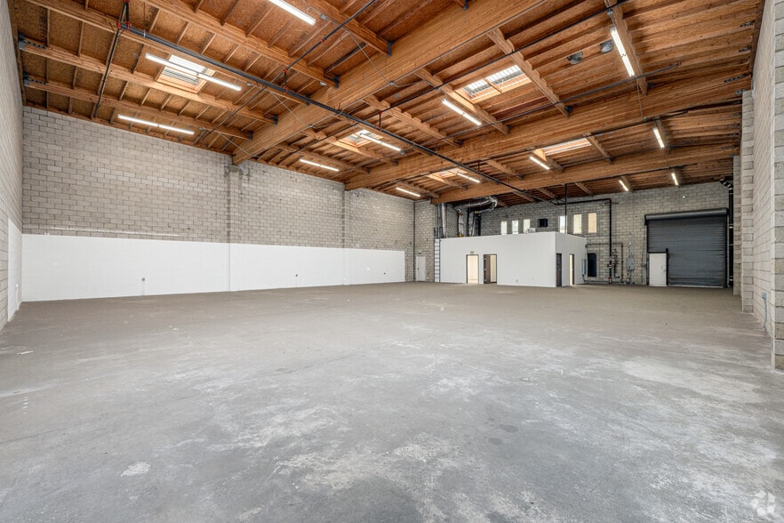 More Photos Of 5148 Bleecker St, Baldwin Park Unknown For Lease