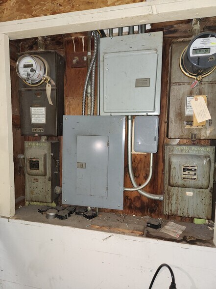 More Photos Of 4365 Wall St, Los Angeles Manufacturing For Sale