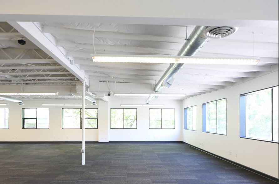 More Photos Of 1328-1332 NW Kearney St, Portland Loft Creative Space For Lease