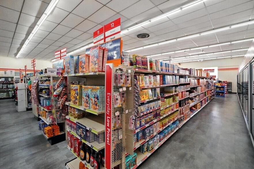 More Photos Of 500-511 E Broadway St, Sweetwater Storefront For Sale