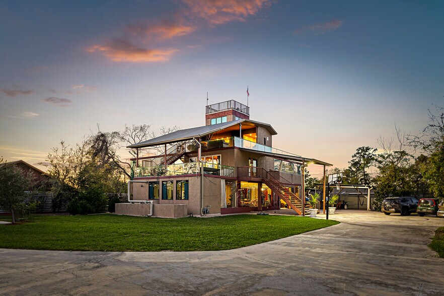 More Photos Of 4015 Luell St, Houston Specialty For Sale