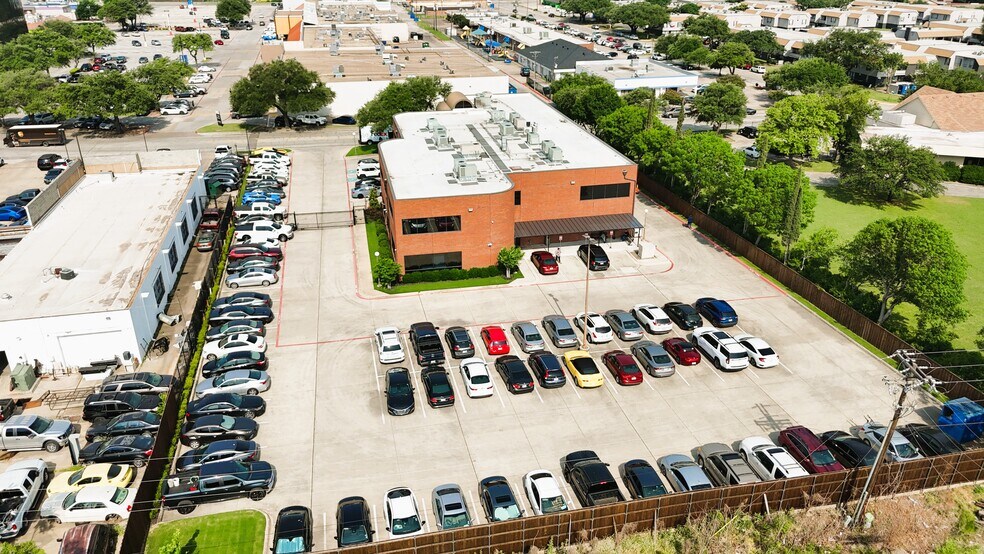 More Photos Of 1120 Metrocrest Dr, Carrollton Office For Sale