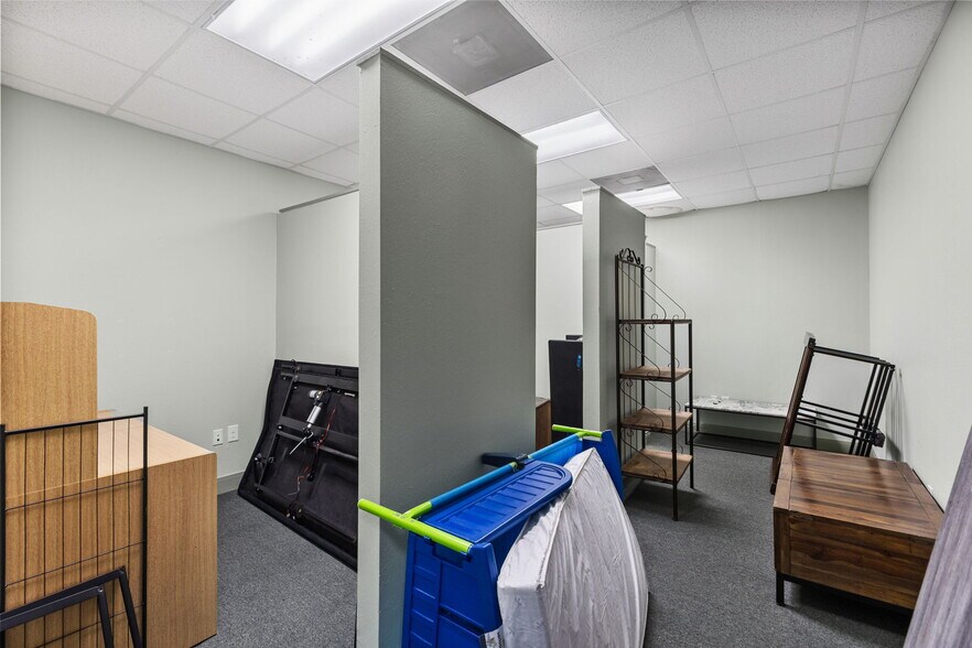 More Photos Of 40648 Hwy290 Business, Waller Office For Sale