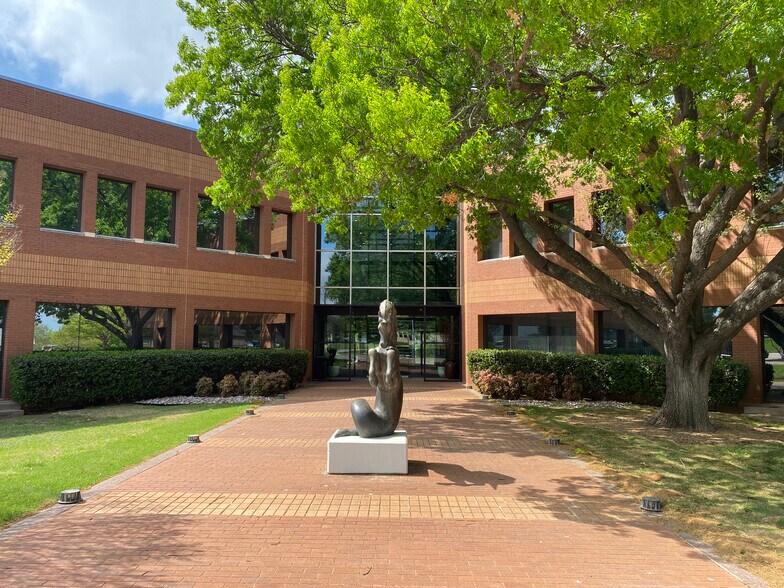 More Photos Of 3700 River Walk Dr, Flower Mound Loft Creative Space For Lease