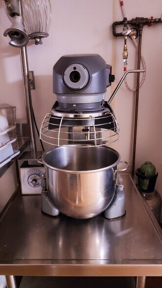 More Photos Of 66 Hawthorne Dr, Bedford Apartments For Lease