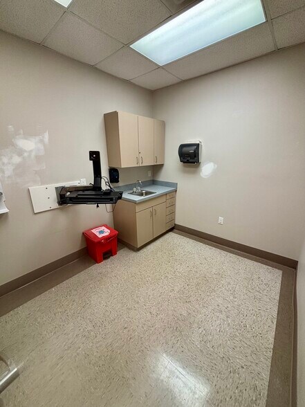 More Photos Of 5022 Old Godsey Ln, Hixson Medical For Lease