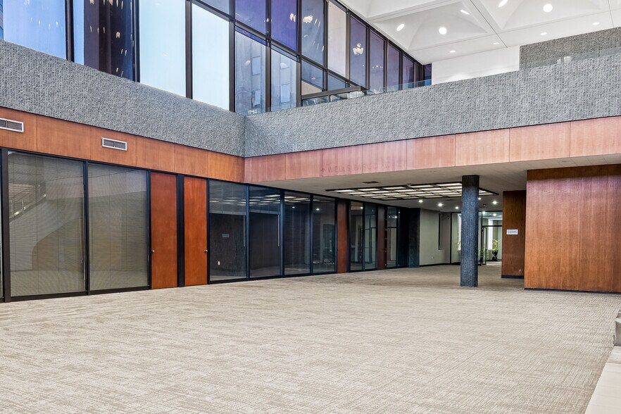 More Photos Of 615 N Upper Broadway St, Corpus Christi Office For Sale