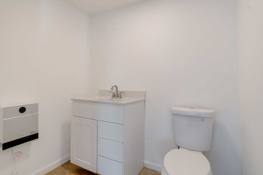 More Photos Of 900-912 Baltic Ave, Baltimore Warehouse For Sale