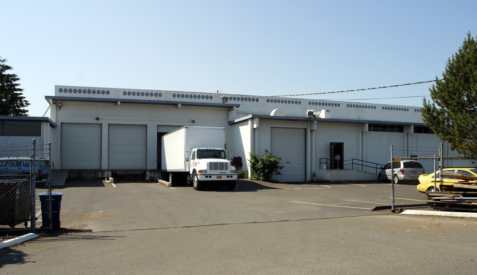 More Photos Of 14625-14640 SE 82nd Dr, Clackamas Manufacturing For Lease