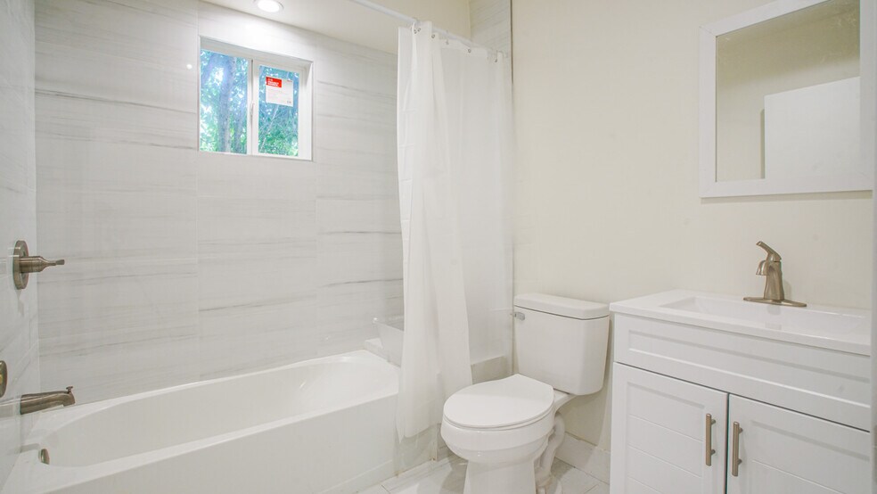 More Photos Of 6112-6114 Saturn St, Los Angeles Apartments For Sale