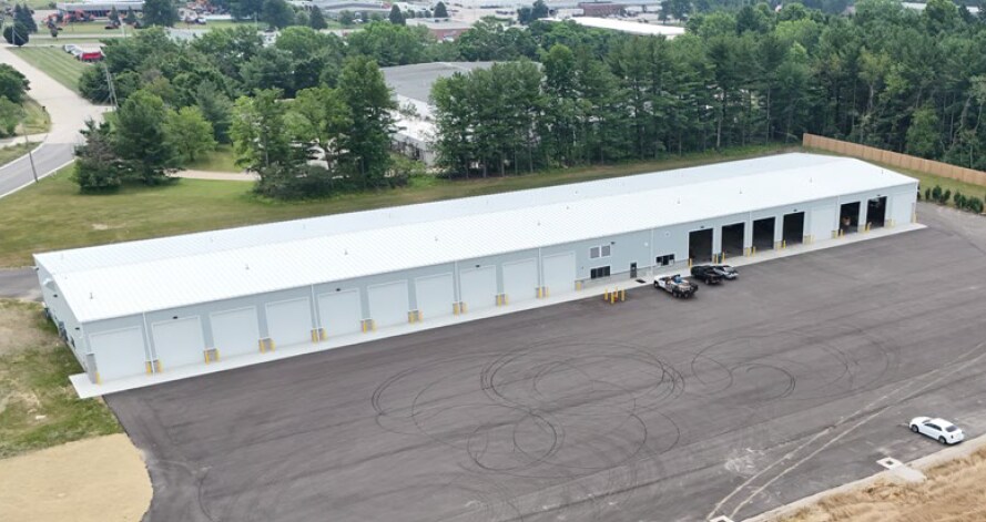 More Photos Of 4180 Congress Pky, Richfield Industrial For Lease