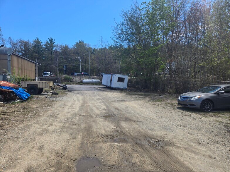 More Photos Of 272 Sheffield Rd, Manchester Service For Lease