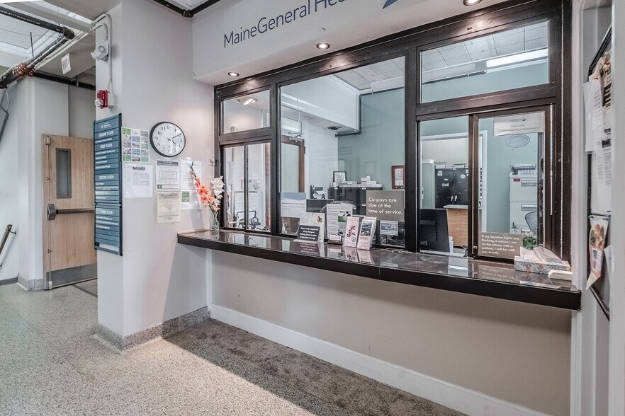 More Photos Of 9 Green St, Augusta Office For Lease