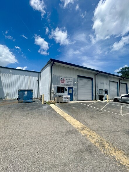 Primary Photo Of 1939 Belgrade Ave, Charleston Warehouse For Lease