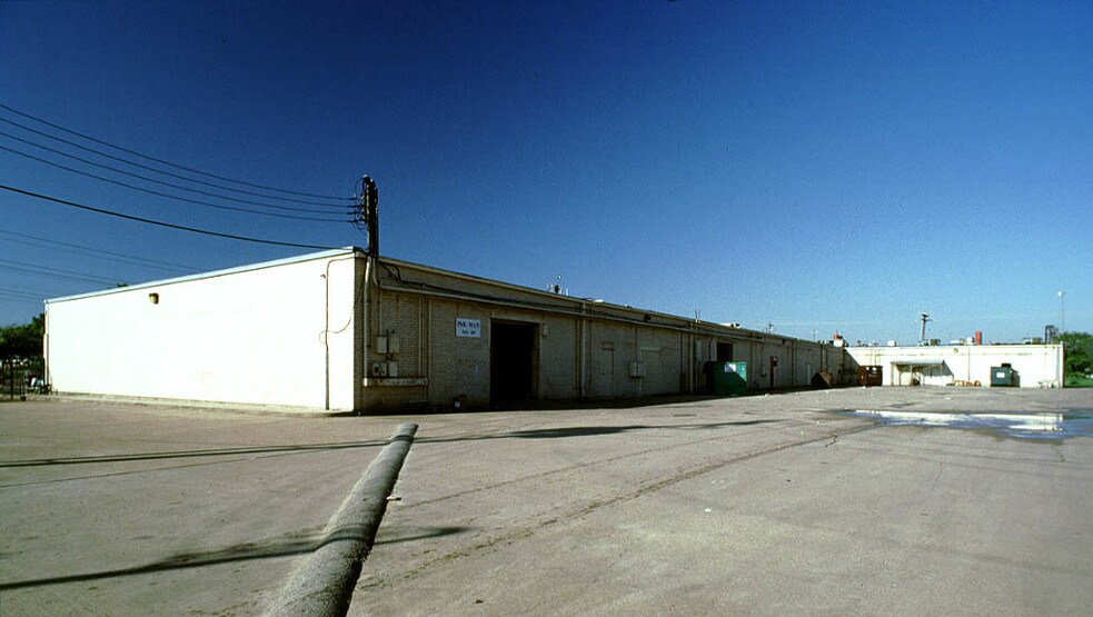 More Photos Of 3939 Hillcroft Ave, Houston Storefront For Lease