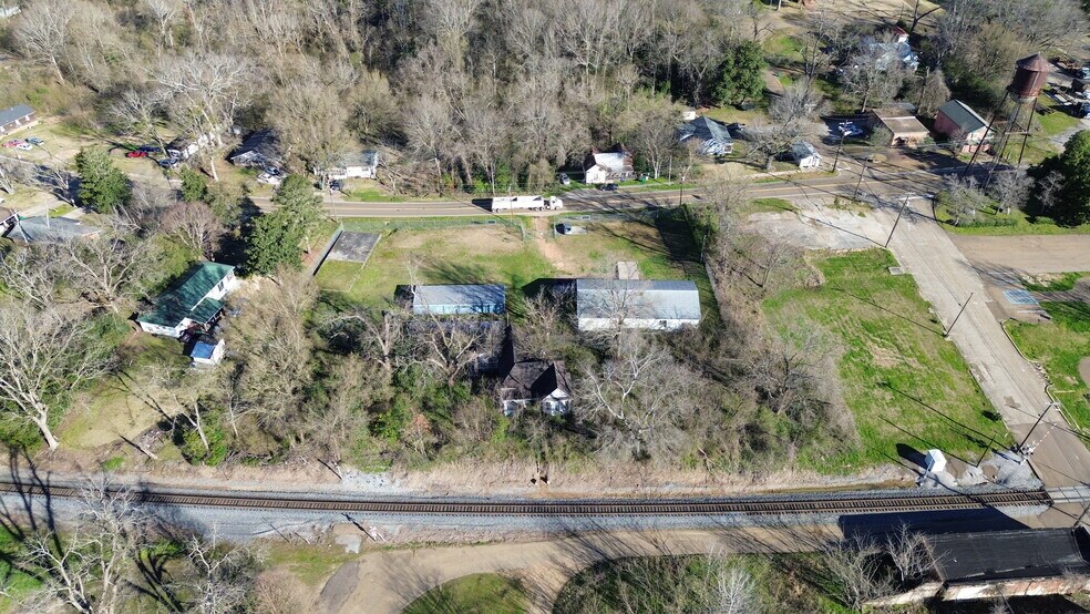 More Photos Of 203 Vicksburg St, Edwards Flex For Sale