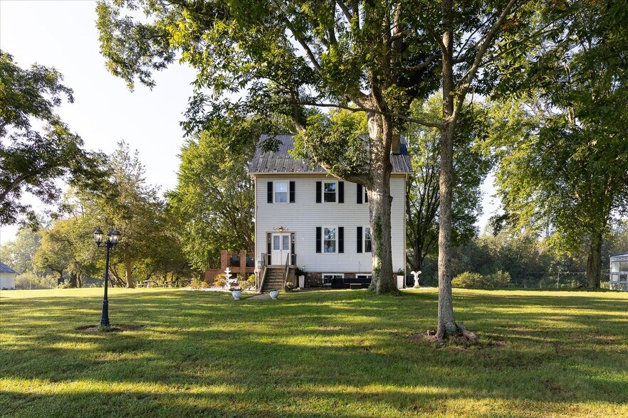 More Photos Of 667 Hustle Rd, Hustle Winery Vineyard For Sale