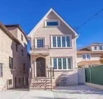 Primary Photo Of 715-717 College Pl, College Point Apartments For Sale