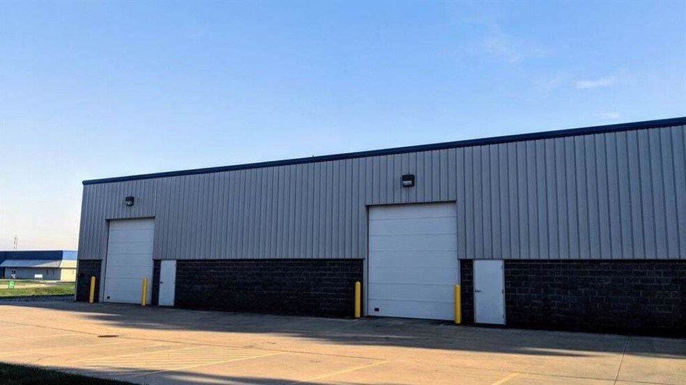 More Photos Of 3185 Grand Prix Dr, Decatur Industrial For Lease