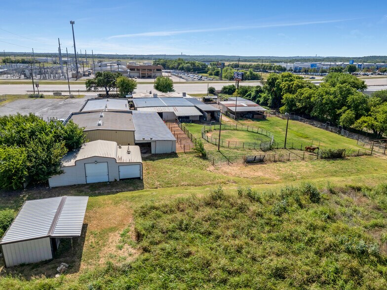 More Photos Of 755 N Burleson Blvd, Burleson Industrial For Sale