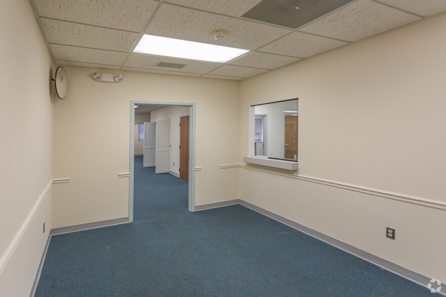 More Photos Of 2 Colgate Dr, Forest Hill Medical For Lease