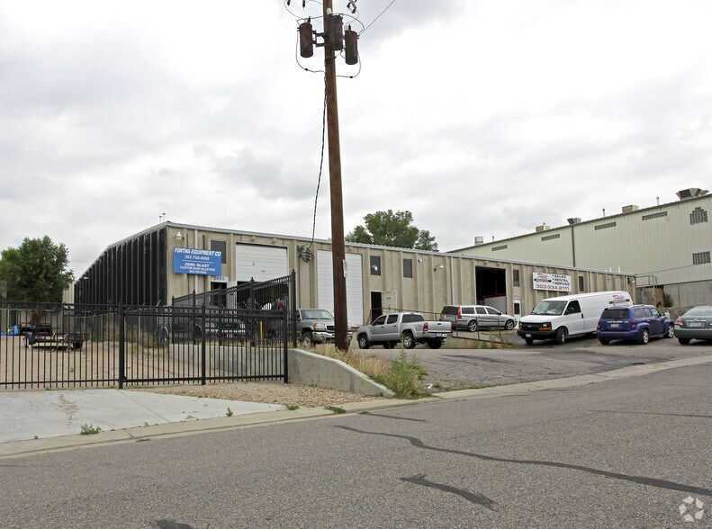 Primary Photo Of 2985 S Wyandot St, Englewood Warehouse For Lease