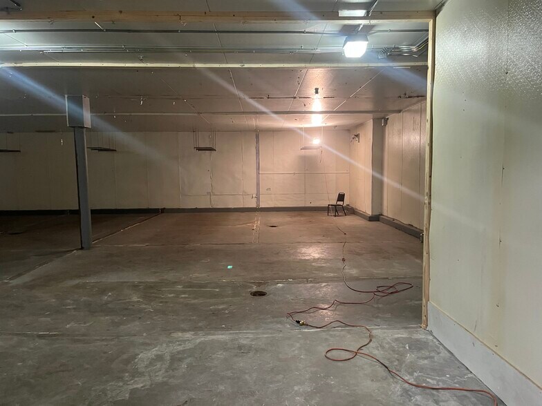 More Photos Of 31 Budlong Rd, Cranston Warehouse For Lease